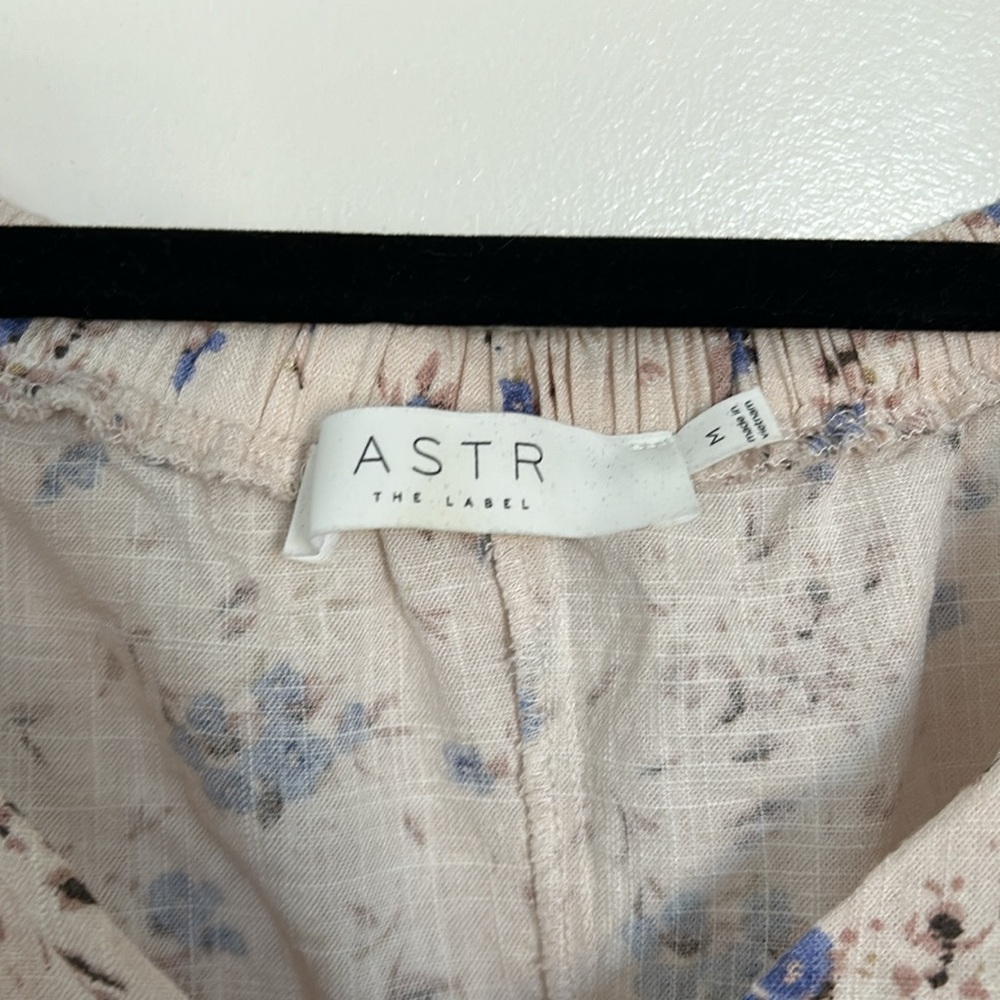 Astr Flutter Sleeve Faux Wrap Top, Medium Nwot - image 5